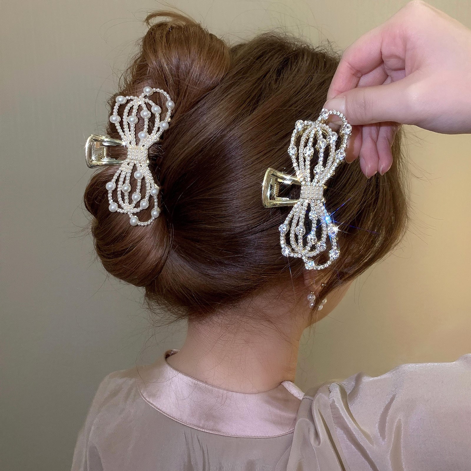 Pearl Bow Hair Clip